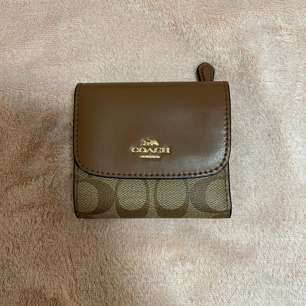 Coach Wallet in Signature Canvas